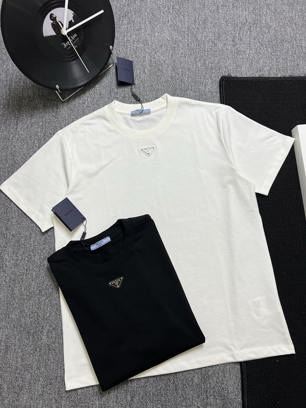 ブランドTシャツ正面デザイン